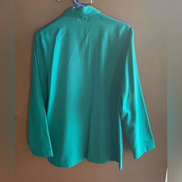 Women’s Blazer - Picture 2 of 3